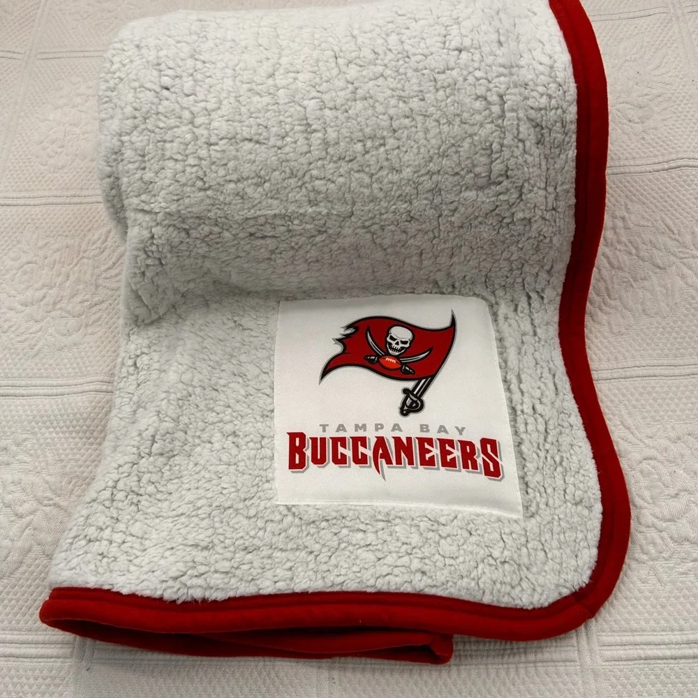 Northwest Tampa Bay Buccaneers NFL Sherpa Fleece Throw Blanket Red White